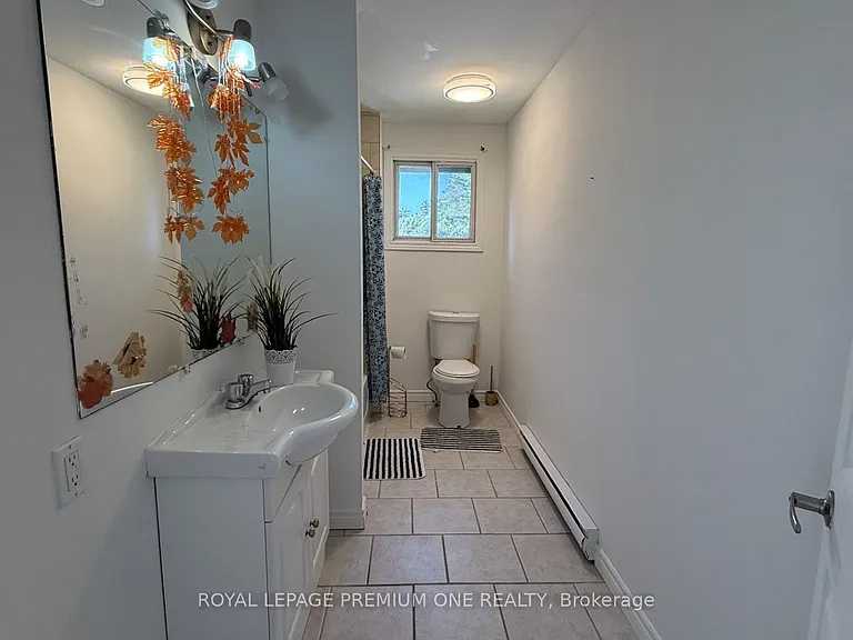512 Mosley St #WHOLE HOUSE — Photo 7