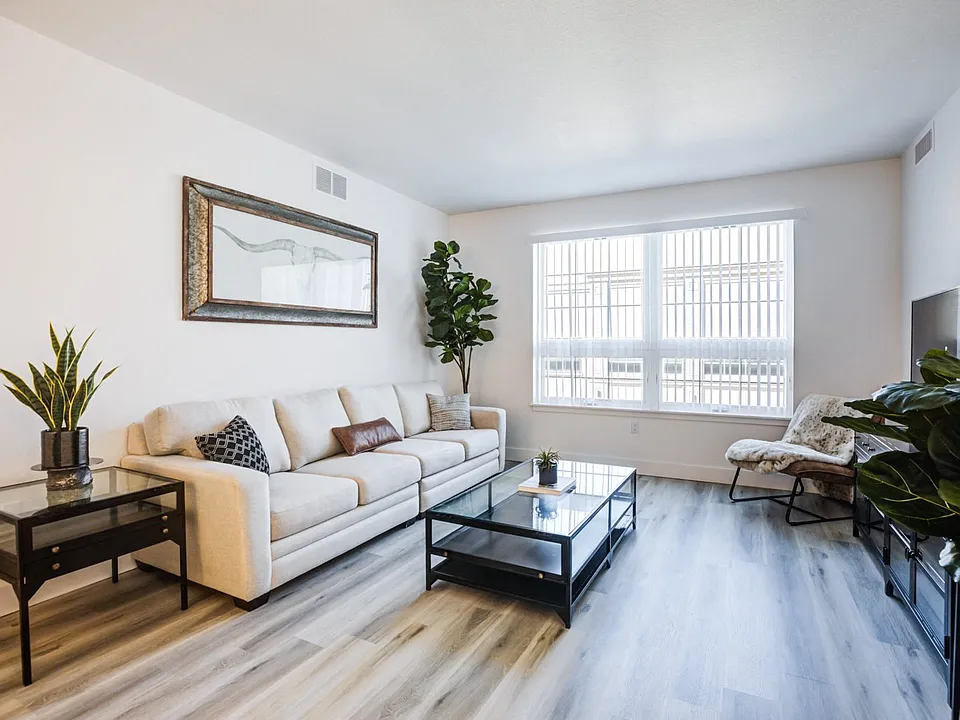 Portola at SouthGlenn, Centennial, CO, Living Room