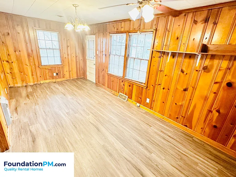4126 Meadow Dr — Photo 5