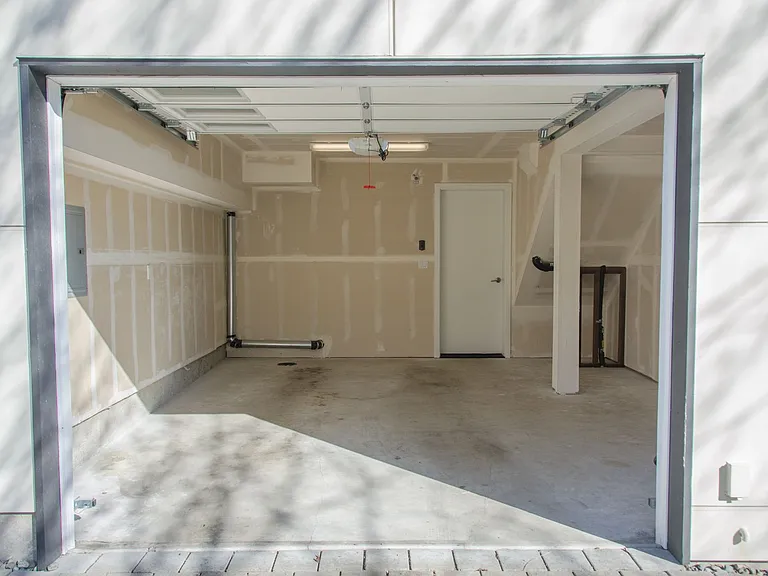 10363 Ashworth Ave N — Photo 22