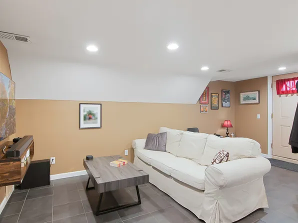 102 Beech Street image 2 of 13