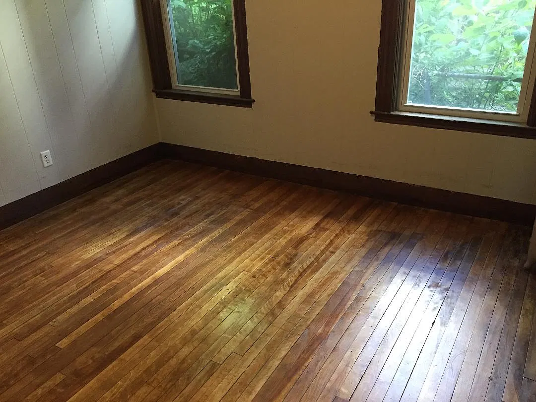 4 bed, 1100 sqft, $2,295 — Photo 4