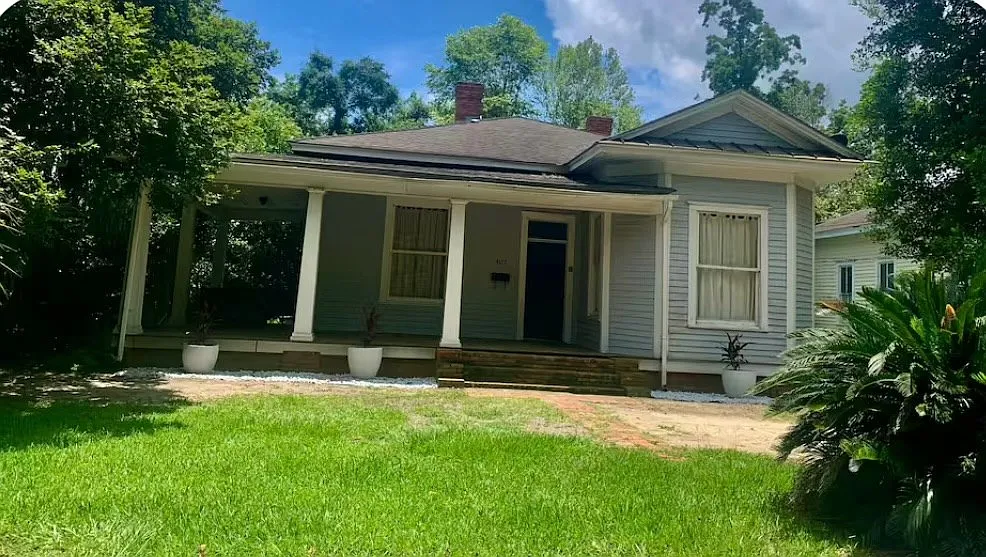 3 bed, 2.0 bath, 1991 sqft, $2,200 — Photo 2