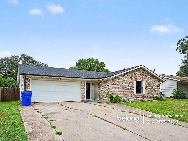 423 Southlake Dr — Photo 3