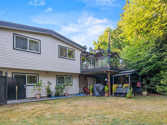 2nd image of 15797 92nd Ave