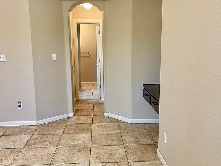 1620 Cardinal Ave — Photo 5