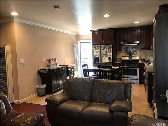 5th image of 1724 W 60th St