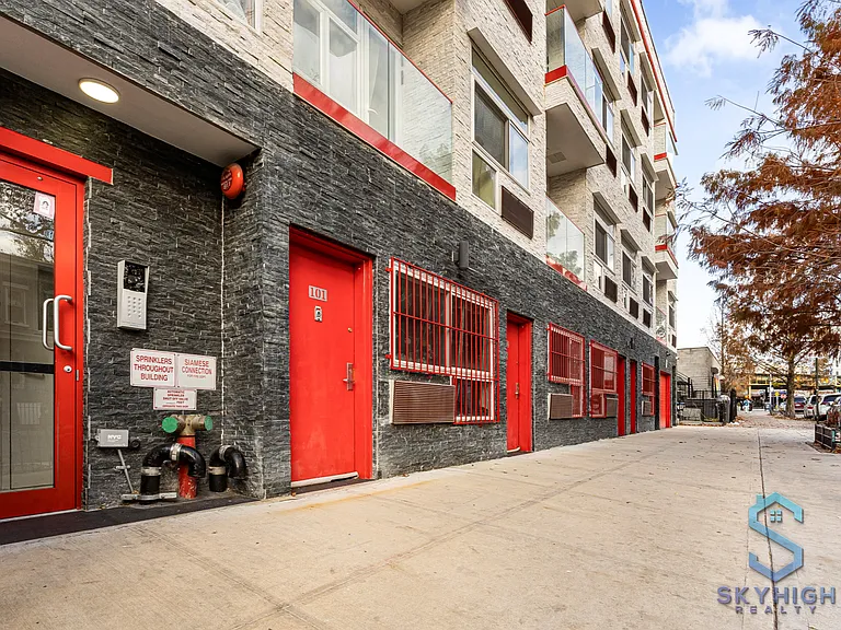 1079 Lafayette Ave #304 — Photo 9