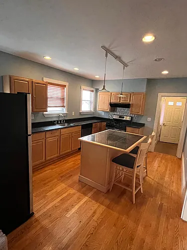 49 Wellington Rd Photo 1