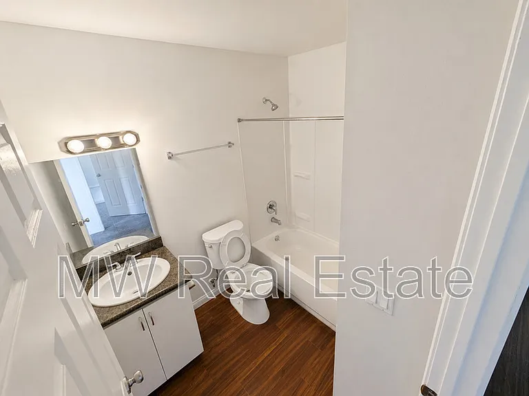 238 E Vernon Ave #304 — Photo 11
