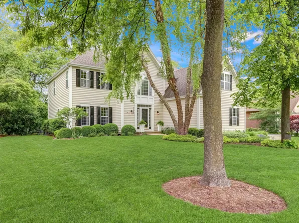 1156 Vineyard Dr, Gurnee, IL 60031