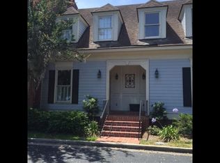 895 Ribaut Rd, Beaufort, SC 29902