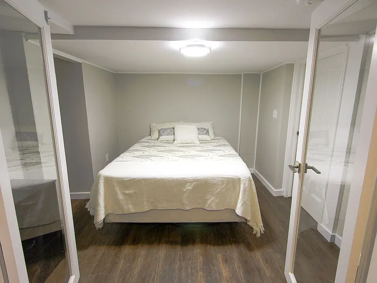 230 Bryant Ave — Photo 7