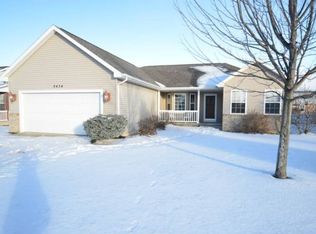 8434 Goldfinch Dr, Freeland, MI 48623