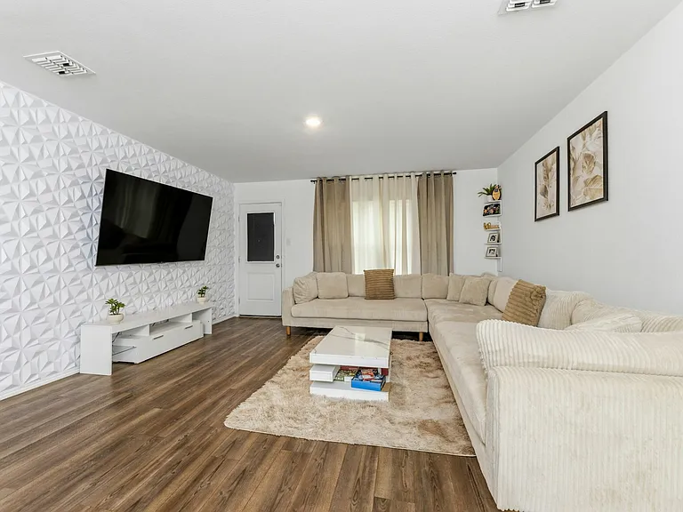 2915 Acacia Dr — Photo 11