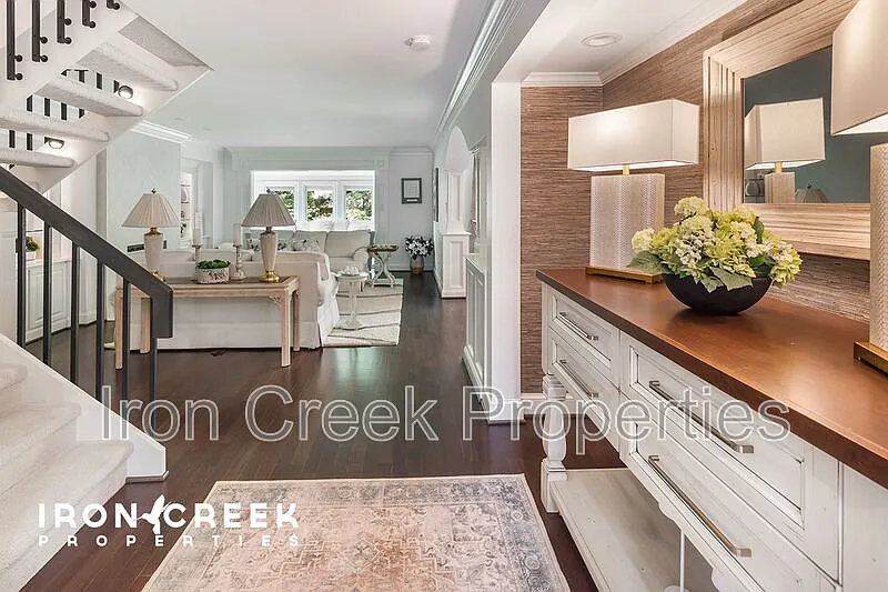 3 bed, 2.5 bath, 2382 sqft, $3,495 — Photo 4