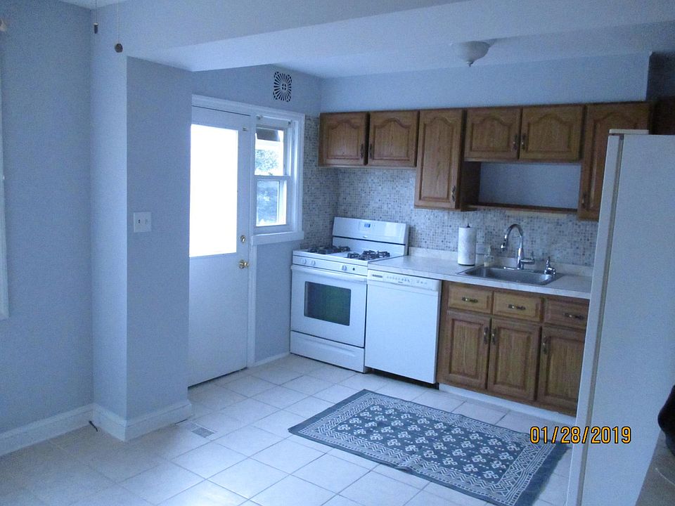 Huge kitchen/dining room combination