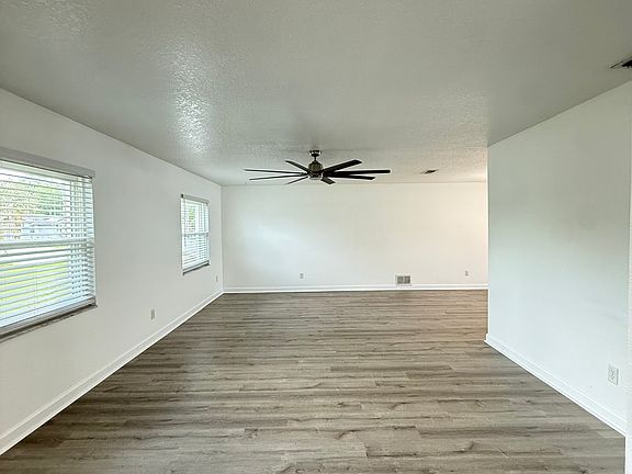4th image of 1809 Paradise Dr