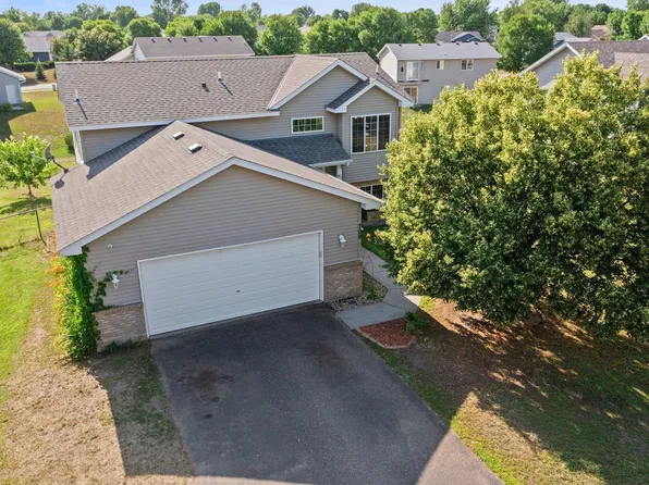 709 4th Ave, Isanti, MN 55040