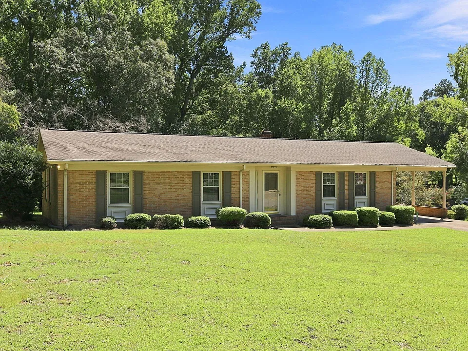 41 Hillcrest Dr