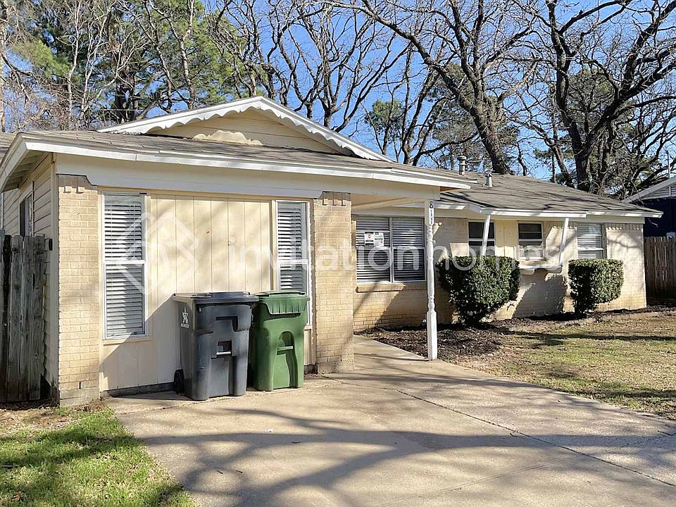 1st image of 811 Clover Park Dr
