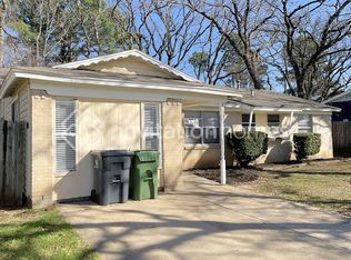 811 Clover Park Dr, Arlington, TX 76013