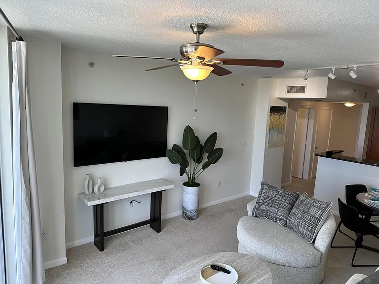 1551 N Flagler Dr #1106 — Photo 7