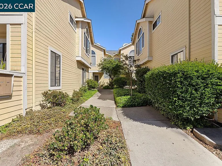 109 Devonwood — Photo 3