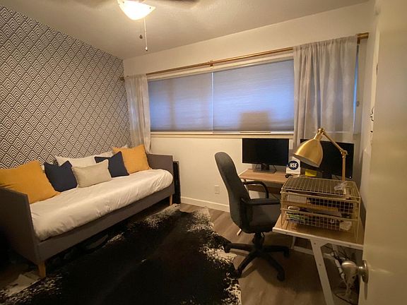 Bedroom 2/Study