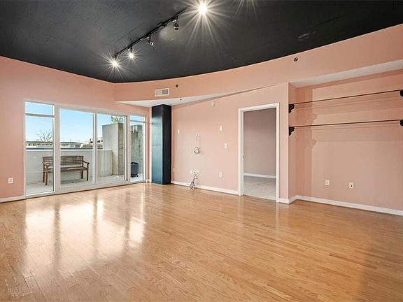 4th image of 250 Pharr Rd Unit 213