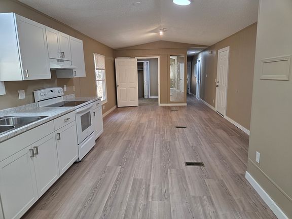 4th image of 24 Raspberry Ridge Rd
