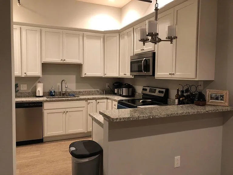 1224 Huron Rd E #3 — Photo 12