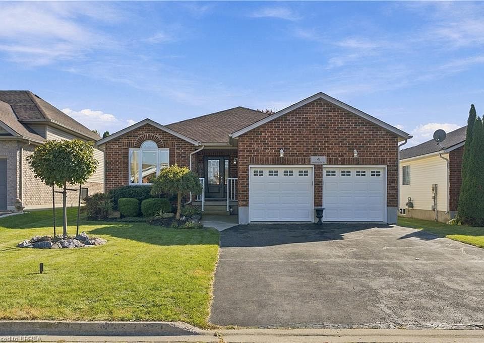 1st image of 4 Macpherson Dr