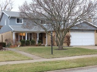 2211 Mary Jane Ln, Park Ridge, IL 60068