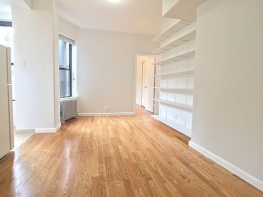 2nd image of 31 Oliver St APT 5B