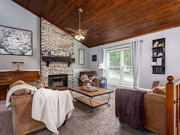 5th image of 5034 Hunter Village Dr