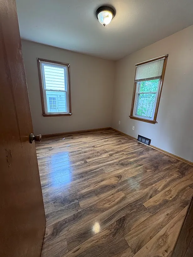 3 bed, 1.5 bath, 1372 sqft, $2,600 — Photo 4