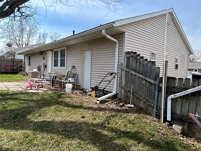 4208 Sherman St NE — Photo 3