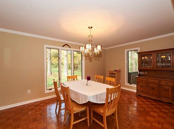 4th image of 2619 Sleepy Hollow Dr