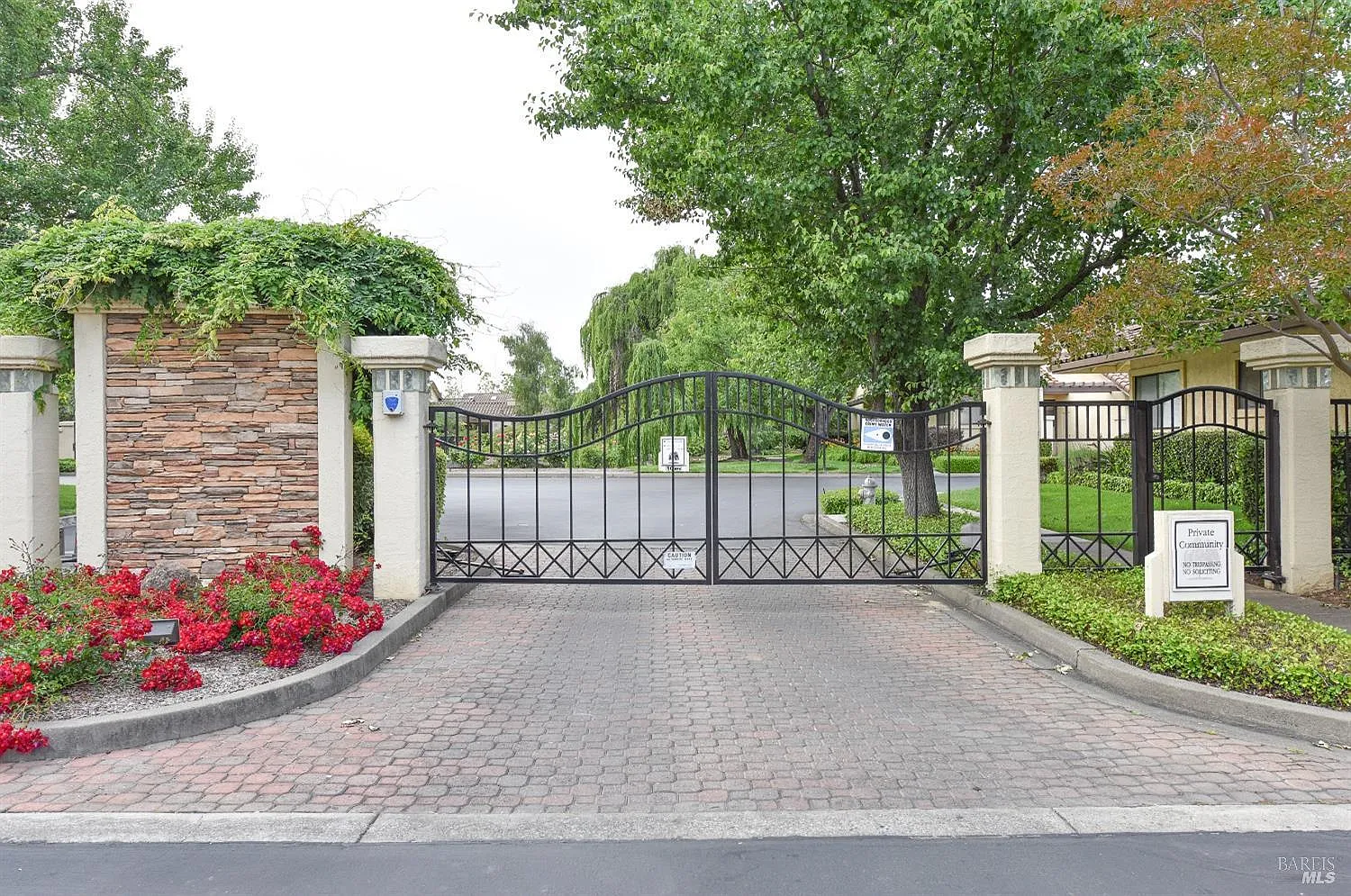 67 Fountain Grove Circle photo 1