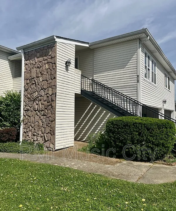 810 Bellevue Rd #272