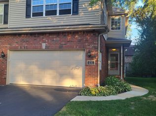 416 N River Rd, Naperville, IL 60540