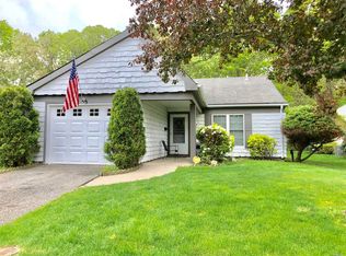 225 Belfast Ln, Ridge, NY 11961