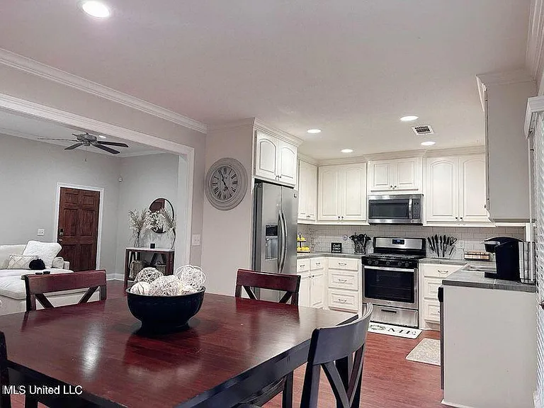 257 Gaddy Dr — Photo 4