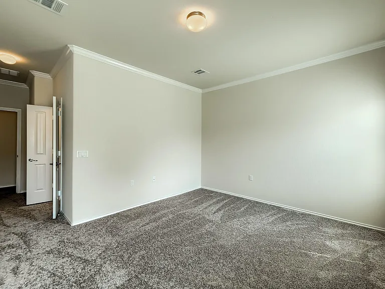 10001 Pinnacle Crest Loop — Photo 16