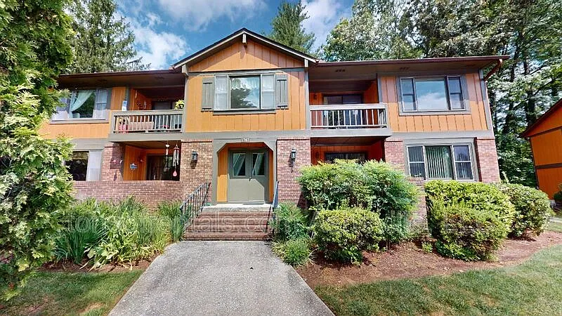 1767D Haywood Manor Rd