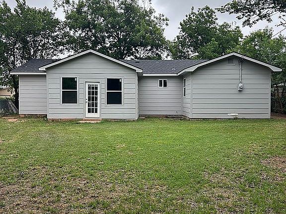 2nd image of 3910 Cynthia Ln