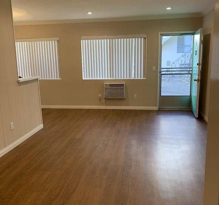 1st image of 2714 W Clark Ave #6C