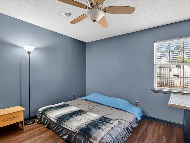 606 Windhaven Dr — Photo 32
