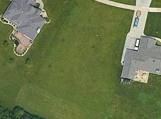 853 W Forsyth Pkwy, Forsyth, IL 62535